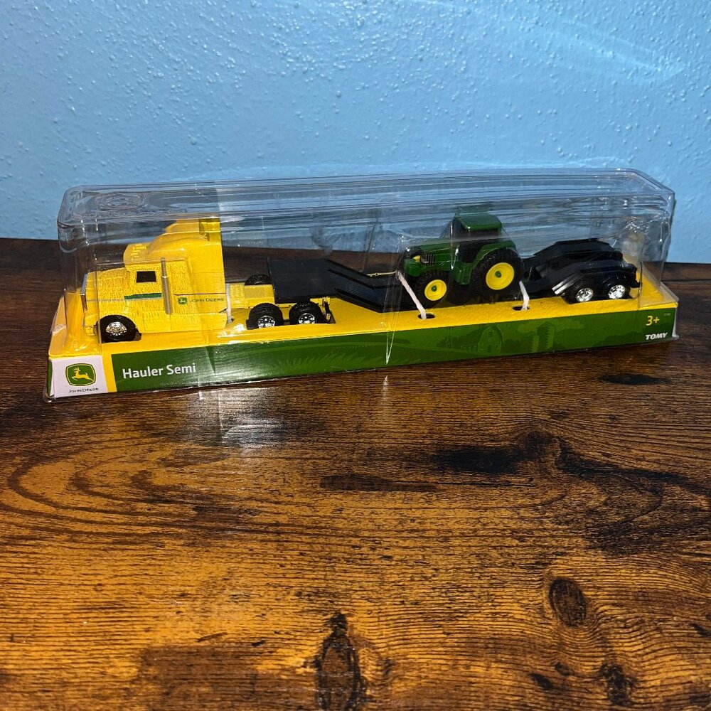 John Deere Semi Hauler from Tomy 1:64 Scale BRAND NEW!